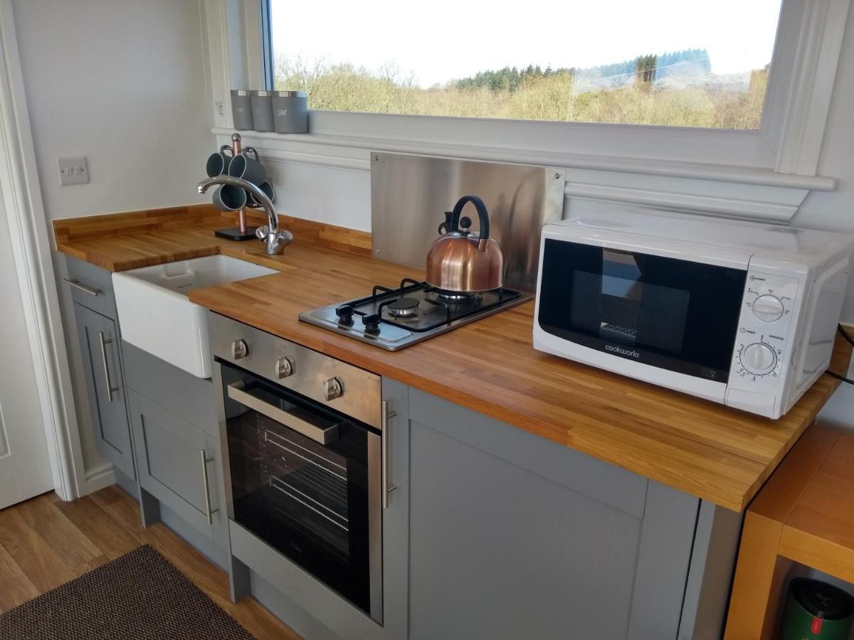 Cleeves Cabins Ailsa Luxury Lodge With Hot Tub Dalry  Eksteriør billede